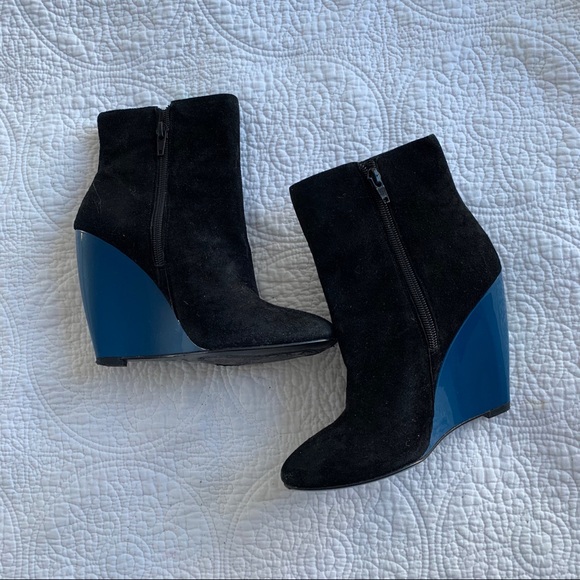 Vero Cuoio Black and Blue Colour Block Heels - Picture 2 of 7